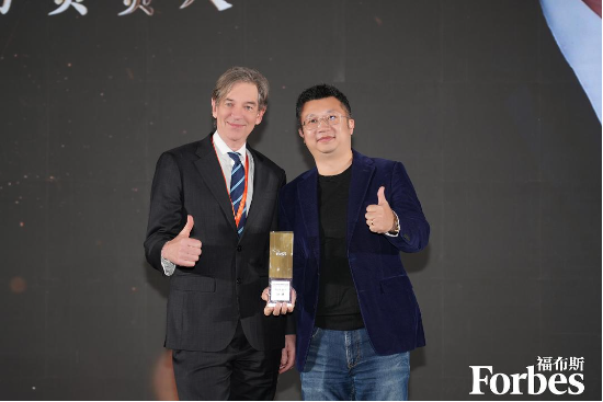 高途集团荣膺2025福布斯中国教育行业四项权威奖项