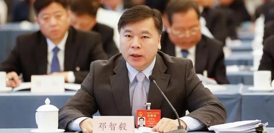 原信托监管标杆谢幕：邓智毅荣退！